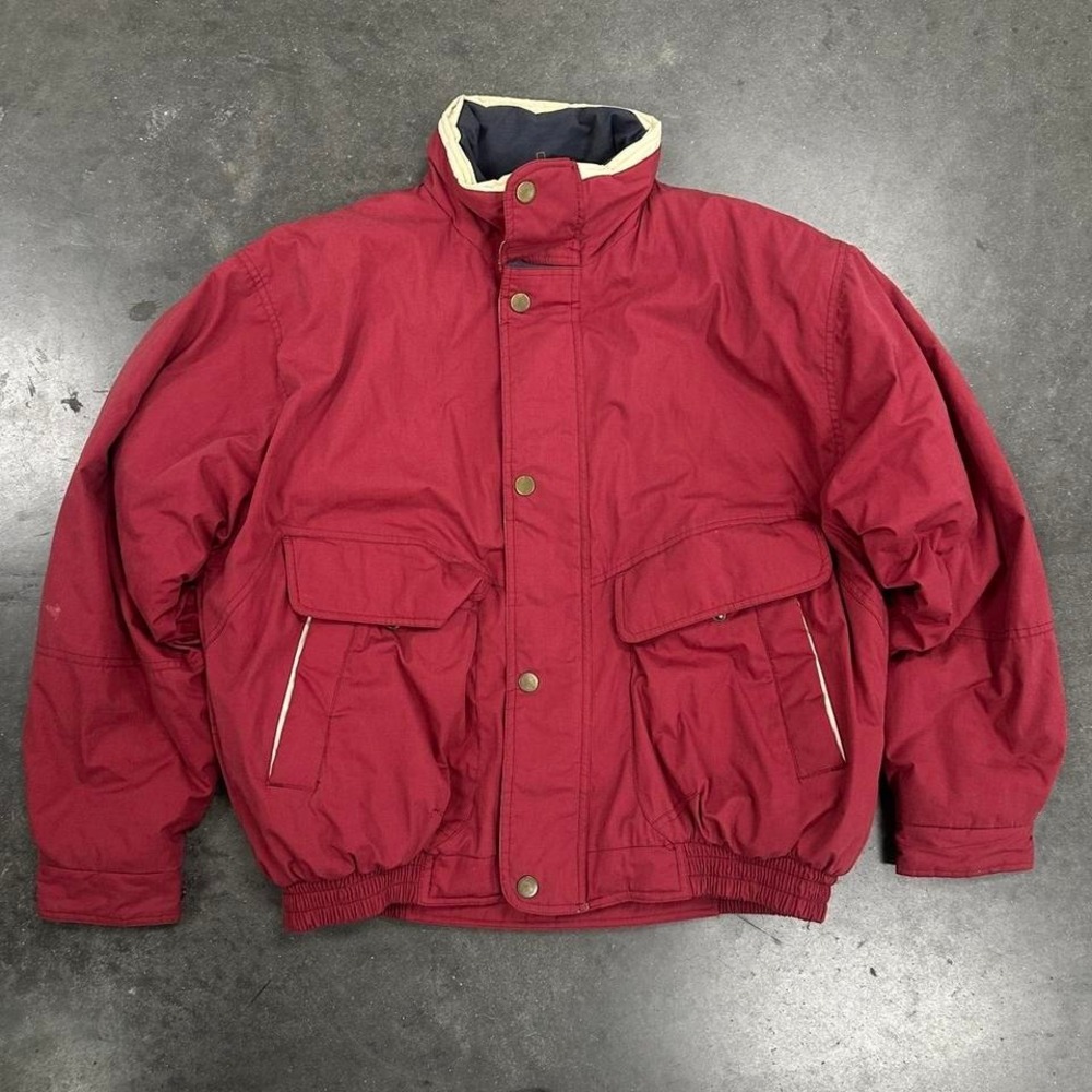 *SOLD* Red vintage puffer jacket with white accents Size Lg